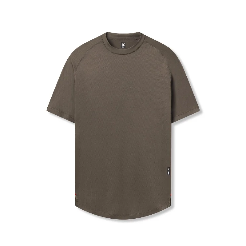 Men's Shirts with Scoop Necks0660. AeroSilver® Established Tee - Deep Taupe