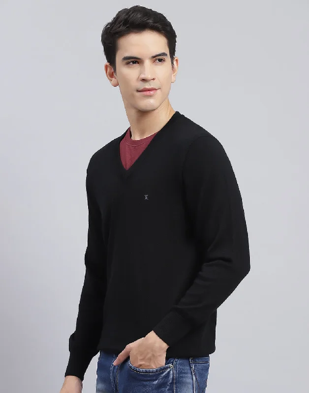 Men's Sweaters with ZippersMen Black Solid V Neck Full Sleeve Pullover