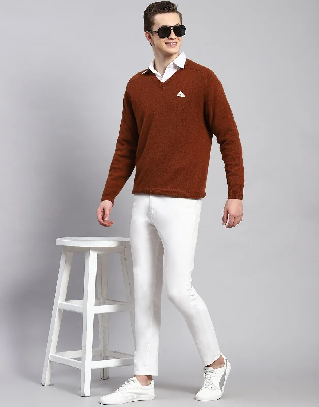 Men's Sweaters with Three-Quarter SleevesMen Rust Solid V Neck Full Sleeve Pullover