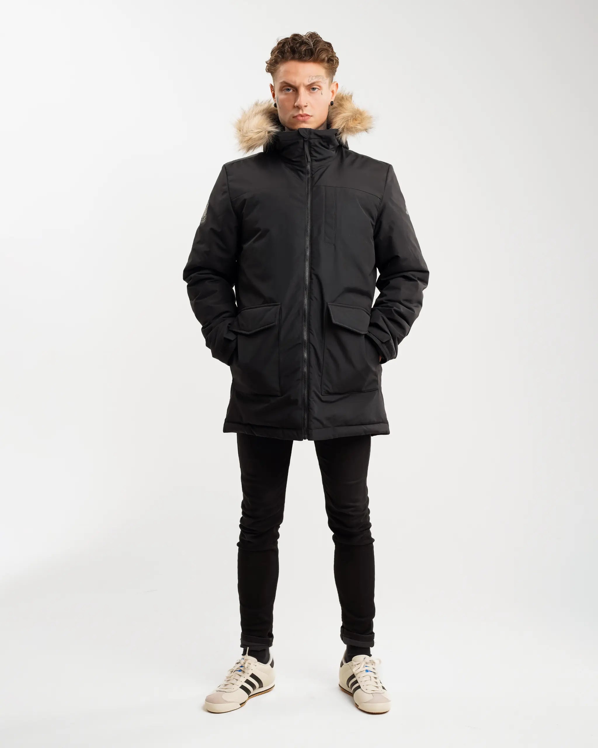 Men's Coats with Multi-Pocket DesignNewcastle United adidas Men's Paveric Fur Parka